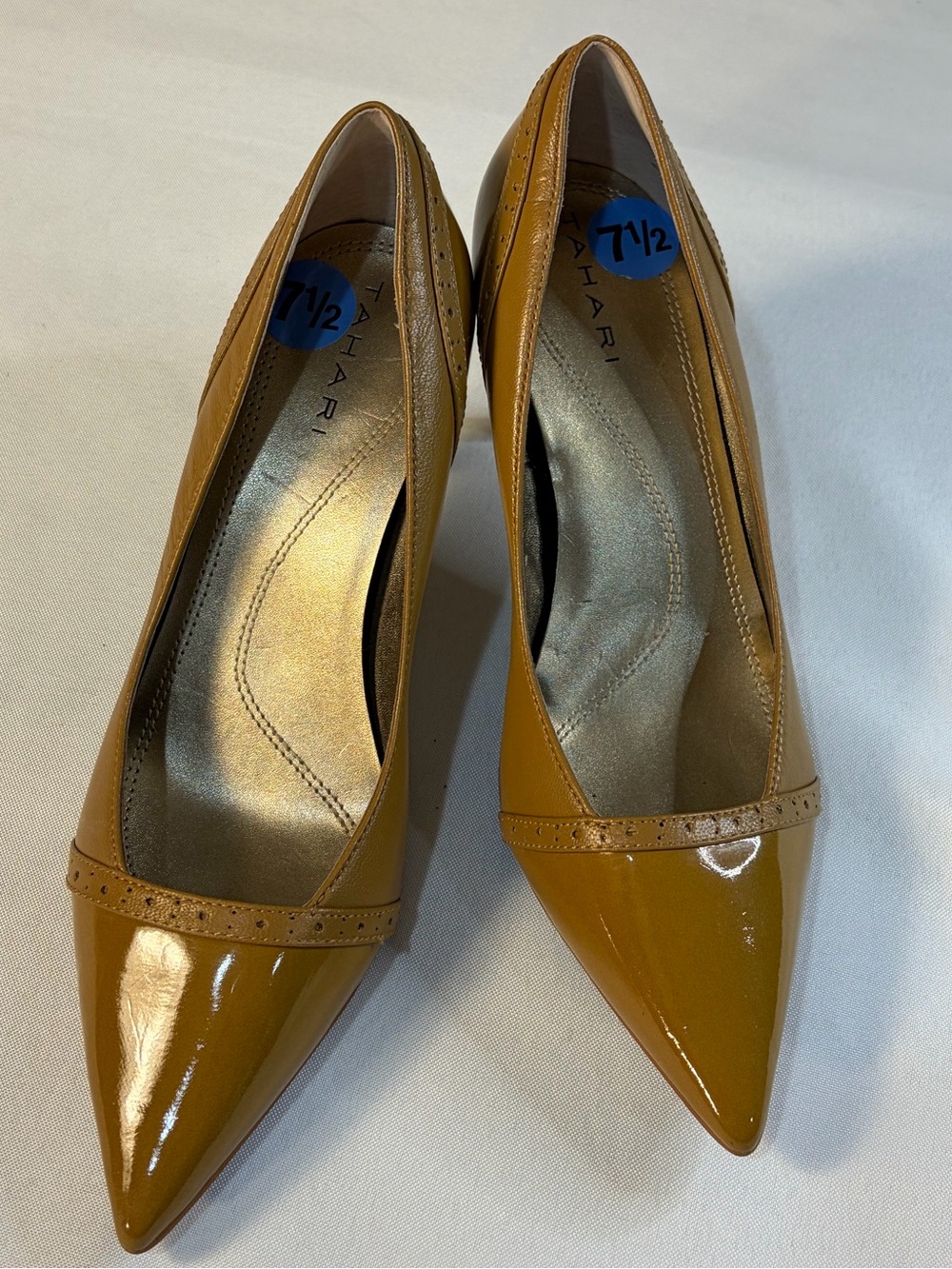 Tahari Size 7.5 Raylin Closed Pointed Toe Heel Leather Pumps 2 Tone Neutral